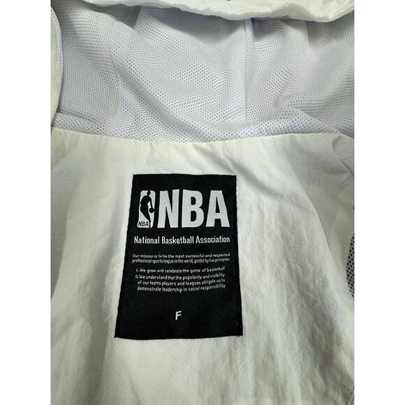 "PRIMARY NBA" Minnesota Timber Wolves VTG Womans Jacket - PLEASE READ !!!!!! - Picture 6 of 13